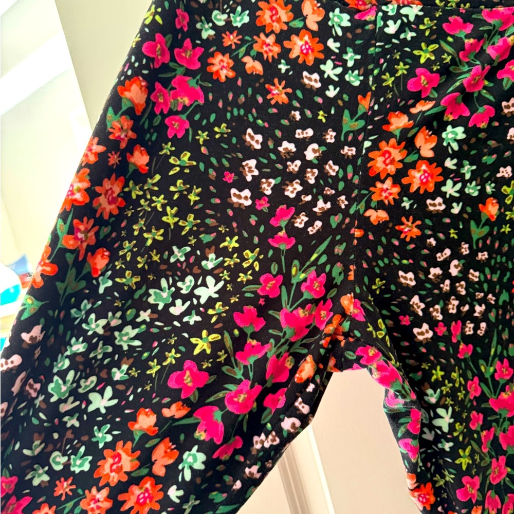 Floral capri leggings
